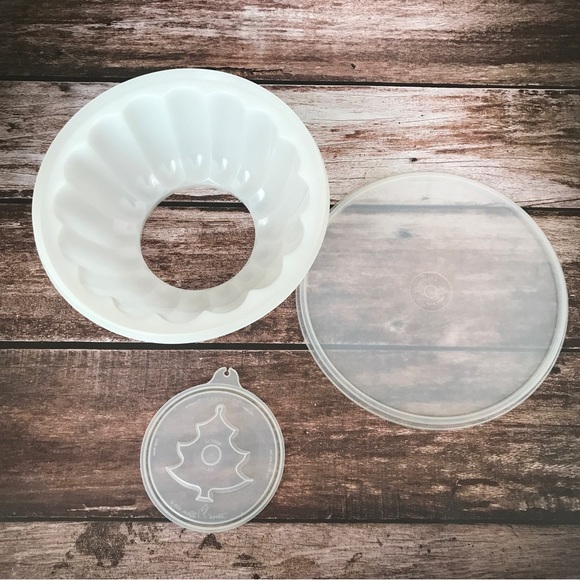 Tupperware Jello Mold Set, Measure Cups, water bottle containers - Picture 6 of 16